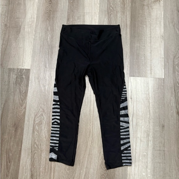 Speedo Black and Gray Striped Kids Leggings - Picture 1 of 6